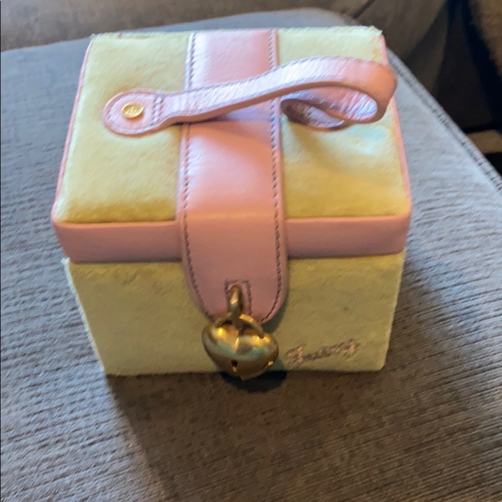 COPY - COPY - Juicy Couture Travel Jewelry Box